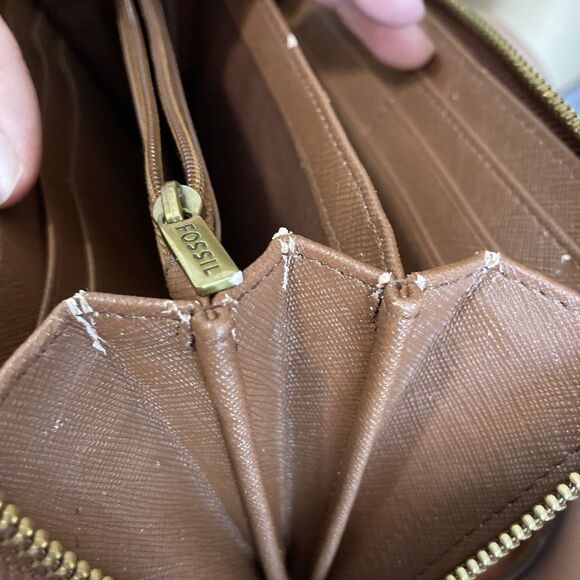 Fossil Emma Clutch Wallet Wristlet Brown Leather Zip Around Classic - Picture 11 of 12